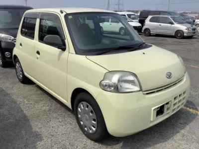 Daihatsu Esse