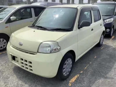 Daihatsu Esse