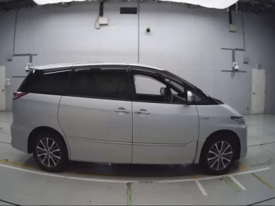 Toyota ESTIMA HYBRID