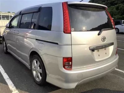 Toyota ISIS