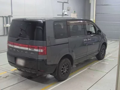 Mitsubishi DELICA D5