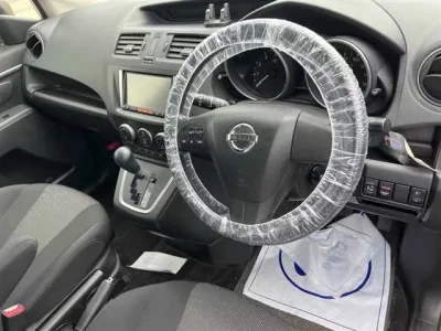 Nissan LAFESTA