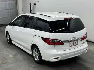 Nissan LAFESTA
