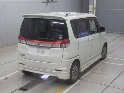 Mitsubishi DELICA D2