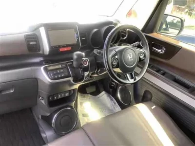 Honda N BOX SLASH