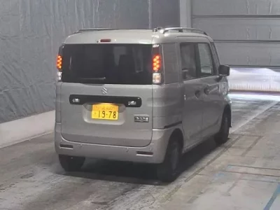 Suzuki SPACIA BASE