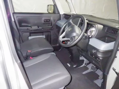 Suzuki SPACIA BASE