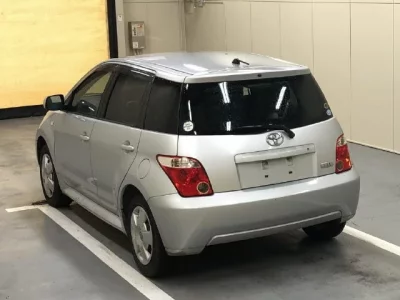 Toyota IST