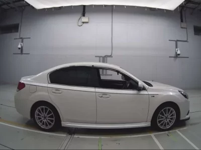 Subaru LEGACY B4