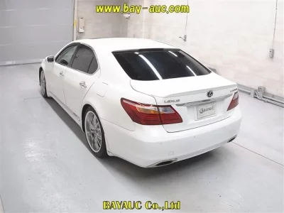 Lexus LS
