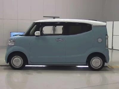 Honda N BOX SLASH