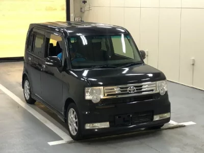 Toyota PIXIS SPACE