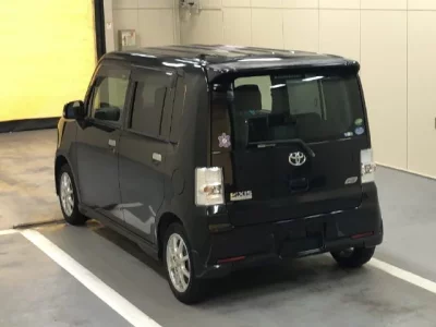 Toyota PIXIS SPACE