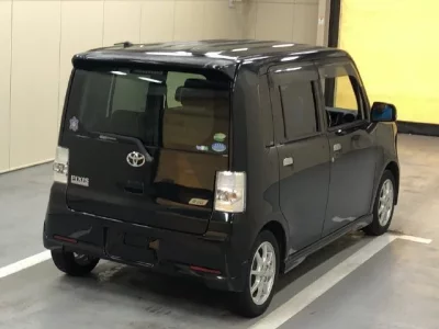 Toyota PIXIS SPACE