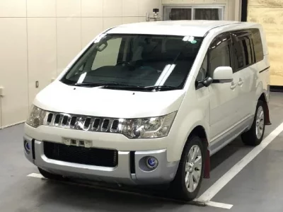 Mitsubishi DELICA D5