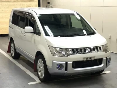 Mitsubishi DELICA D5