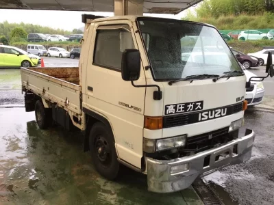 Isuzu ELF