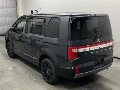 Mitsubishi DELICA D5