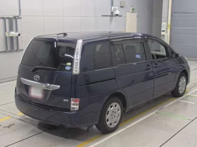 Toyota ISIS