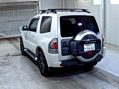 Mitsubishi PAJERO