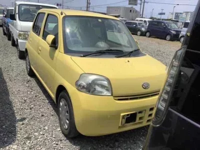 Daihatsu Esse