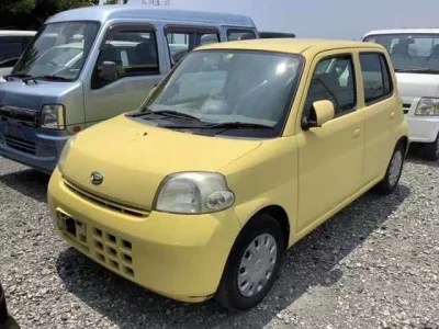 Daihatsu Esse