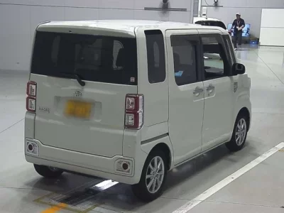 Toyota PIXIS MEGA