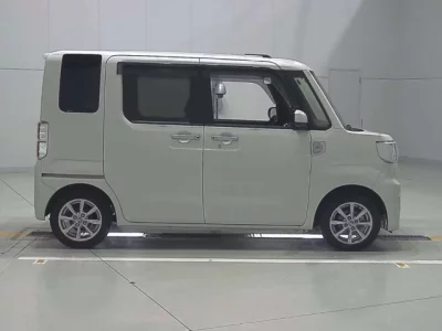 Toyota PIXIS MEGA
