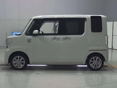 Toyota PIXIS MEGA