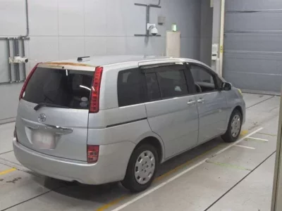 Toyota ISIS