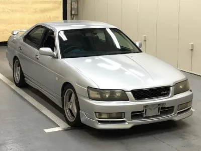 Nissan LAUREL