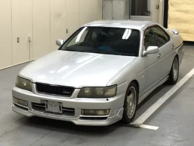 Nissan LAUREL