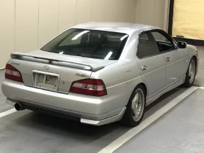 Nissan LAUREL