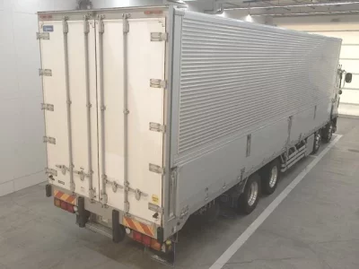 Isuzu TRUCK