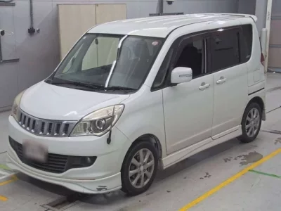Mitsubishi DELICA D2