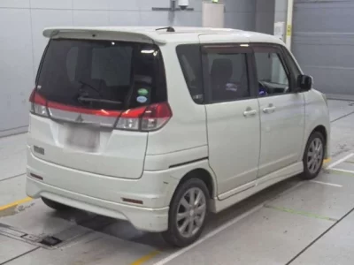 Mitsubishi DELICA D2