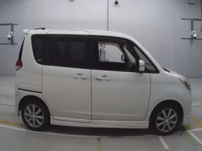 Mitsubishi DELICA D2