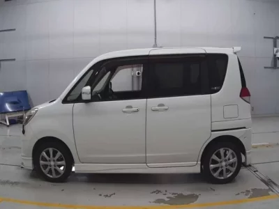 Mitsubishi DELICA D2