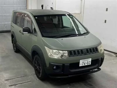 Mitsubishi DELICA D5