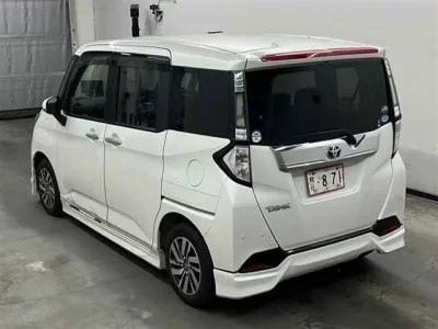 Toyota TANK