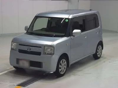 Toyota PIXIS SPACE