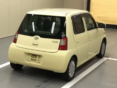 Daihatsu Esse