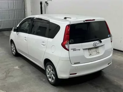 Toyota PASSO SETTE