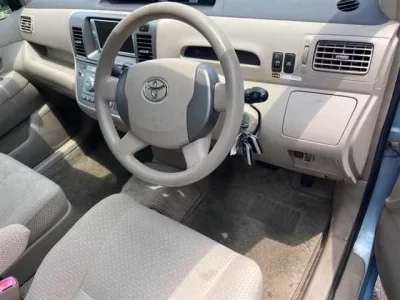 Toyota RAUM