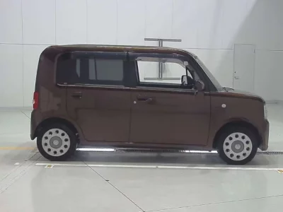 Toyota PIXIS SPACE