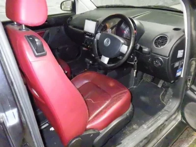 Volkswagen NEW BEETLE