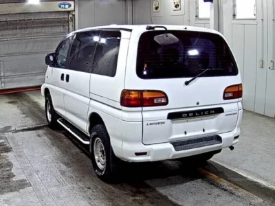Mitsubishi DELICA