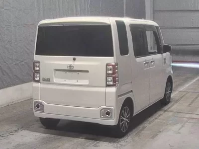Toyota PIXIS MEGA