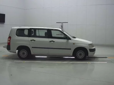 Toyota SUCCEED