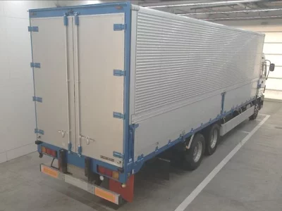 Isuzu TRUCK